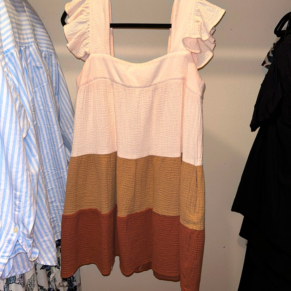 Entro Large Neutral Dress